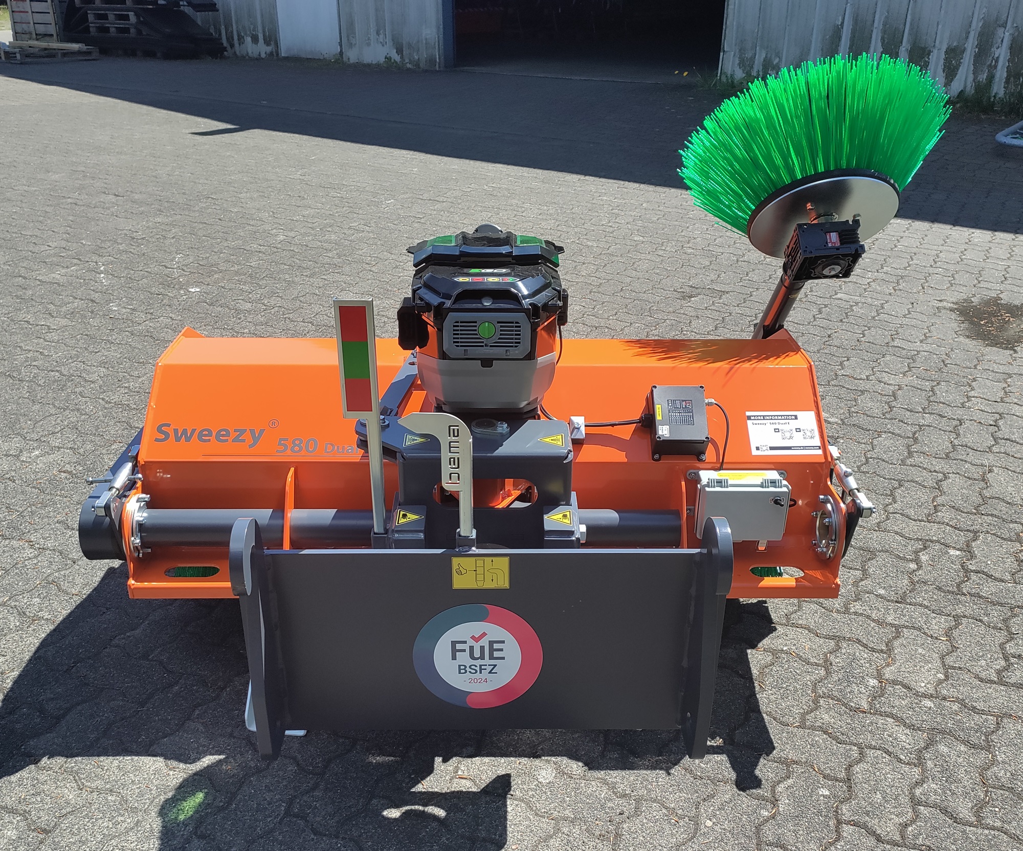 Kehrmaschine Bema Kommunal Sweezy 580 Dual E