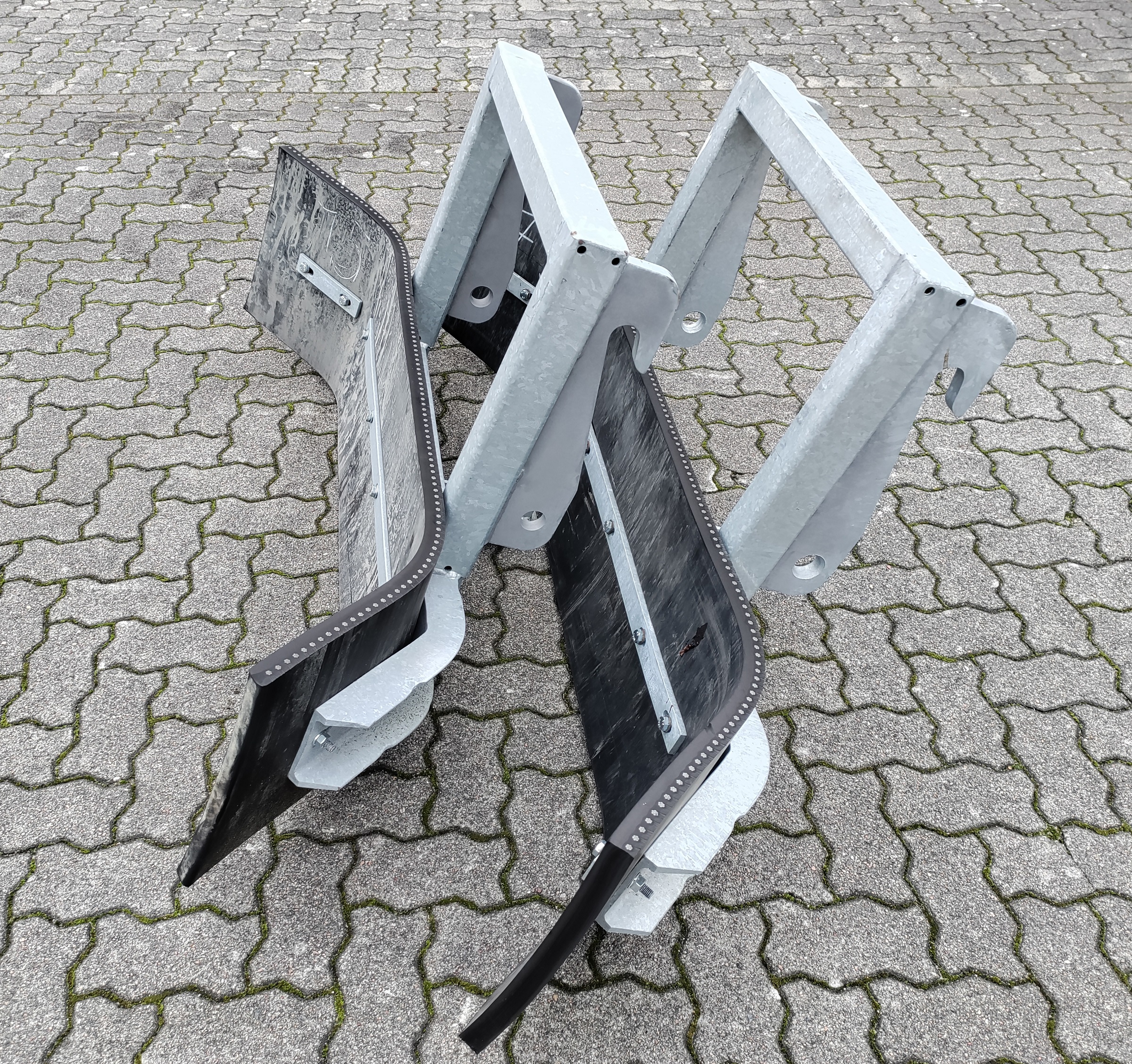 Gummischieber für Schäffer "schmal" mit hydraulischer Verriegelung BMB