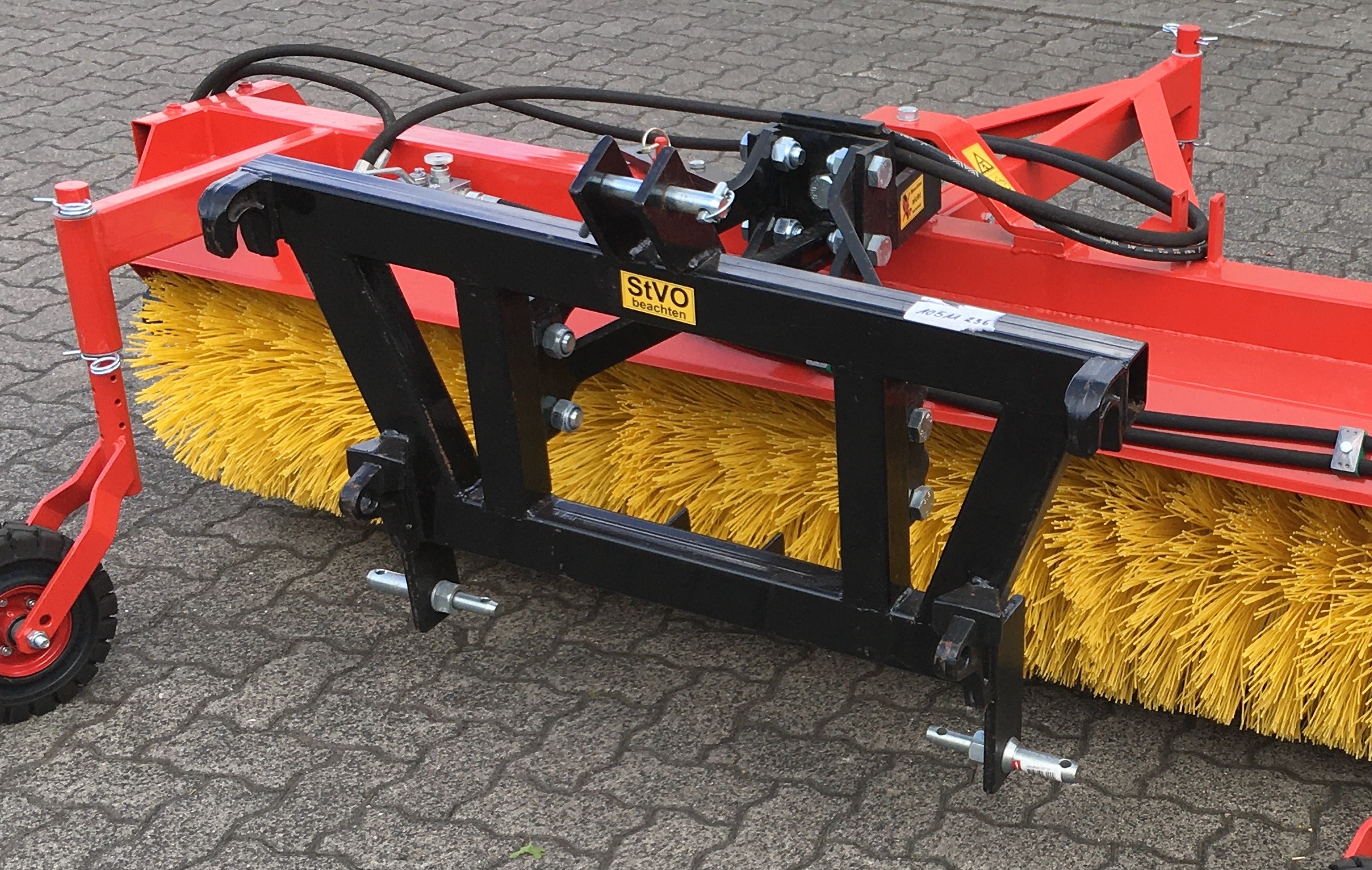 Anbauteil Kombi EURO und Dreipunkt für Kehrmaschine BMB statt Serie
