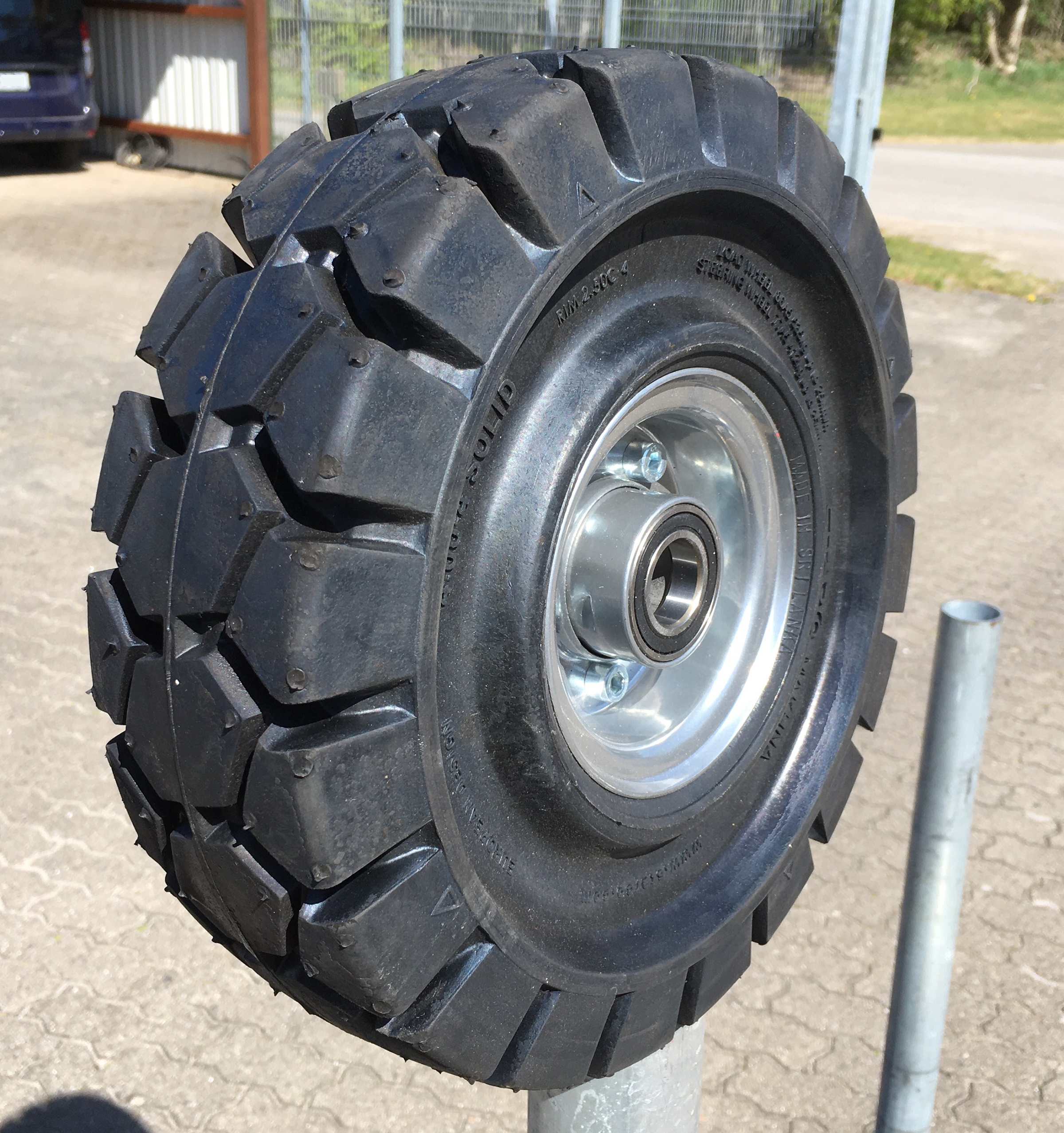 Räder 300x100 für Kehrmaschine BMB