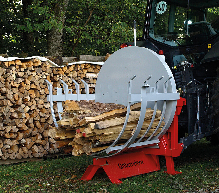 Bündelgerät M-D-E mechanisch klappbar, Dreipunktanbau und Euro-Frontlader für 1 m³