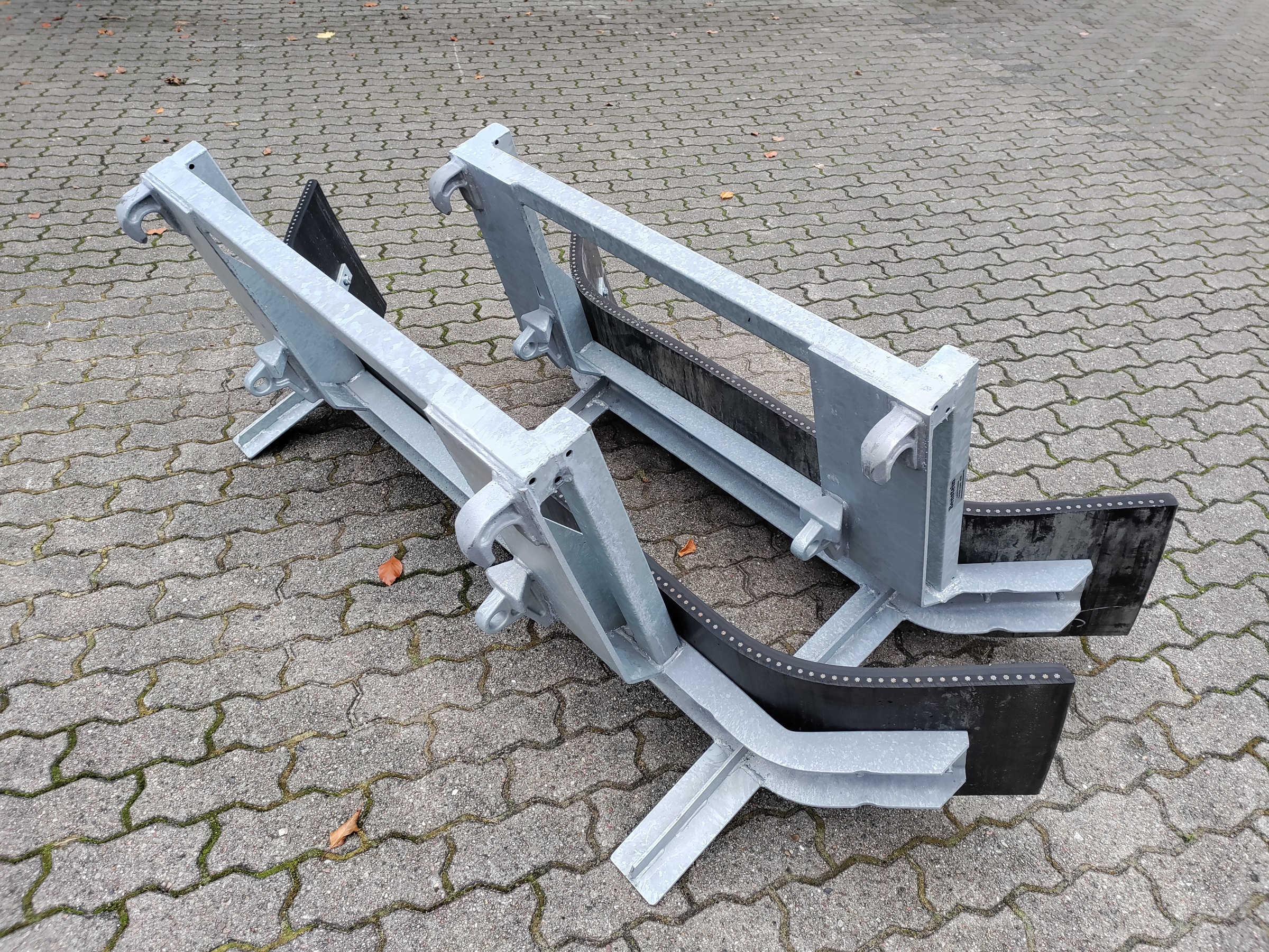 Gummischieber für EURO Frontladerhakenaufnahme BMB