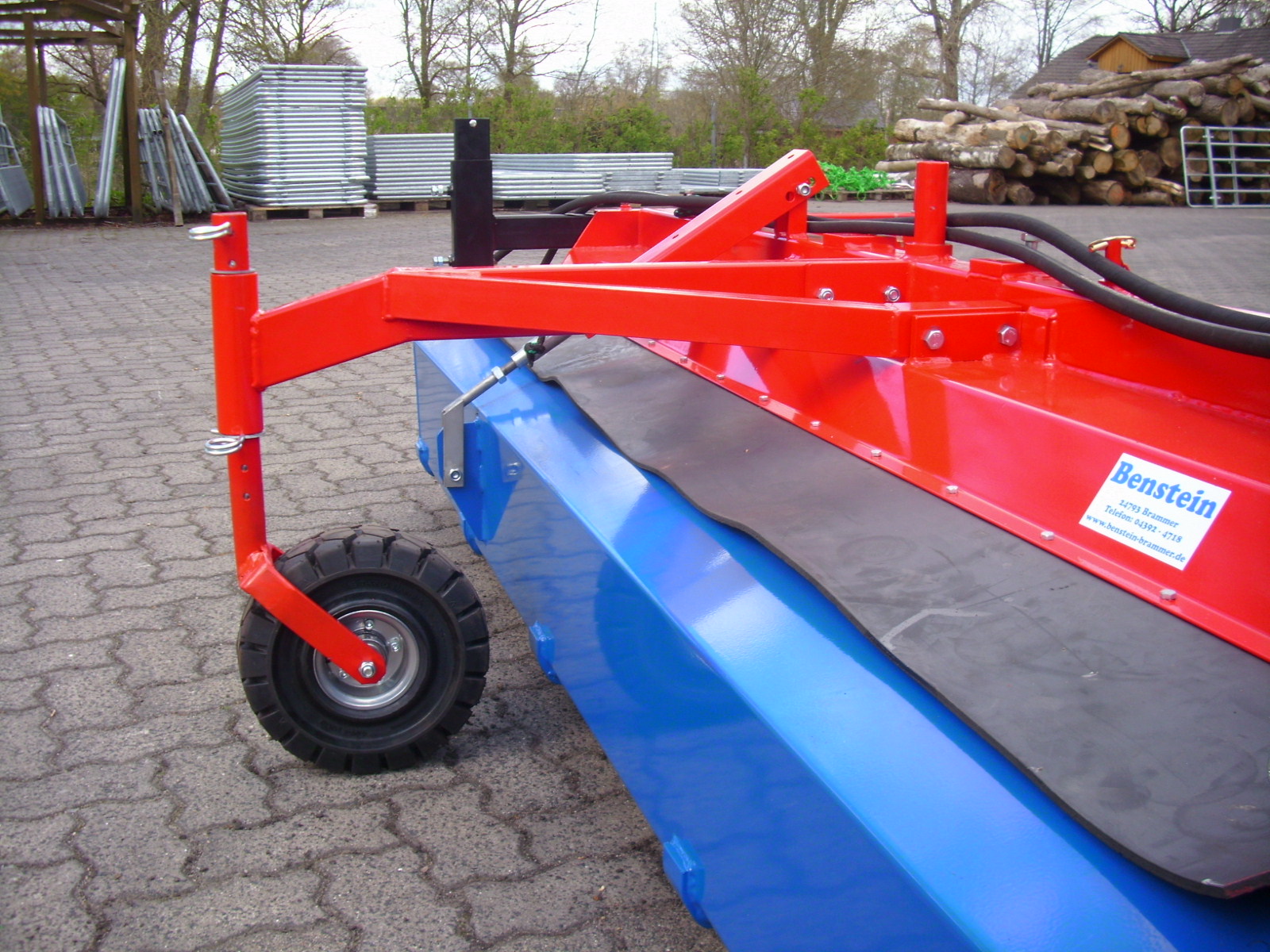 3. Stützrad 300x100 für Kehrmaschine BMB